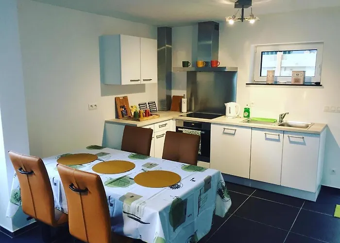 Appartement Duplex Pour 3-4 Personnes A Ciney