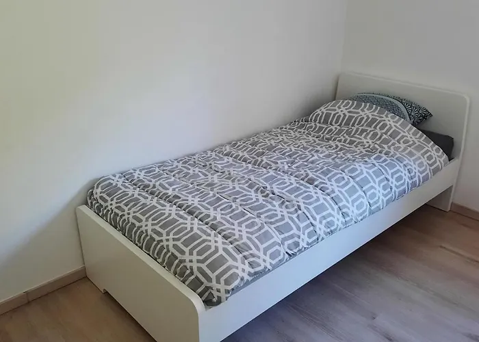 Appartement Duplex Pour 3-4 Personnes A Ciney